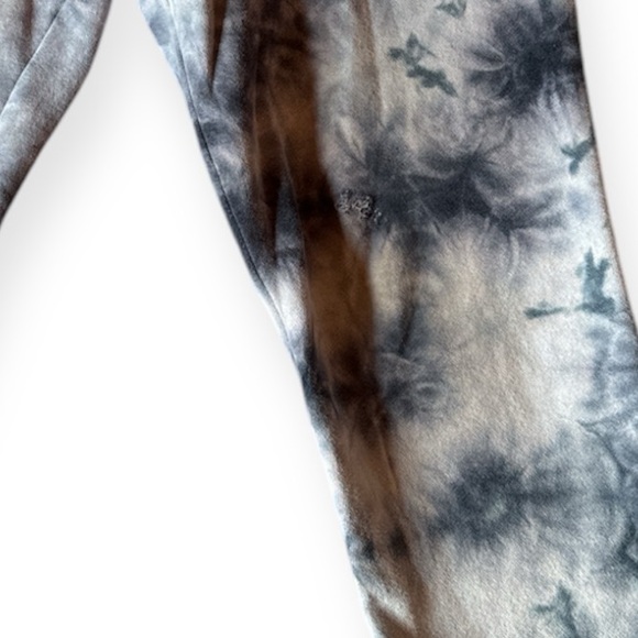 FILA Tie Dye Sweatpants - Picture 3 of 9